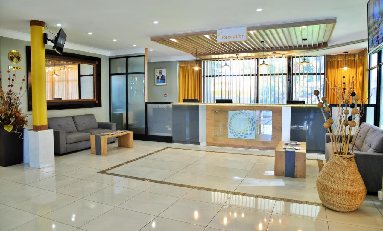 Cresta Oasis Hotel Harare Exterior photo
