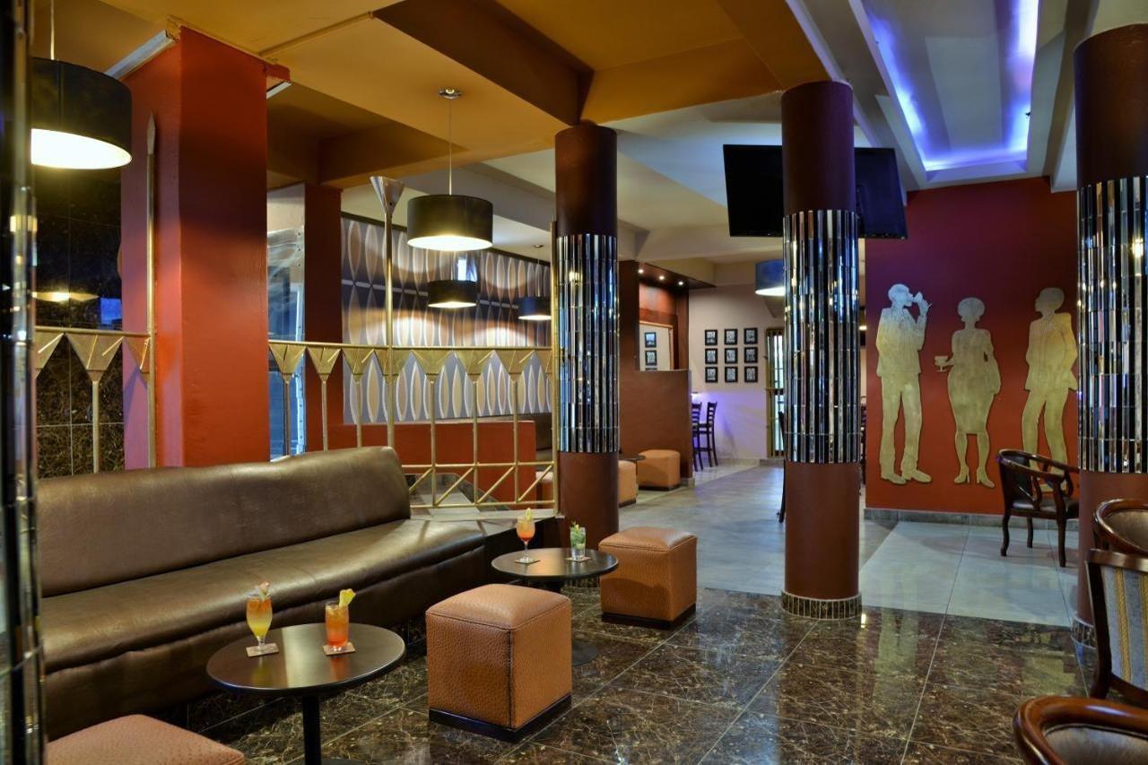 Cresta Oasis Hotel Harare Exterior photo