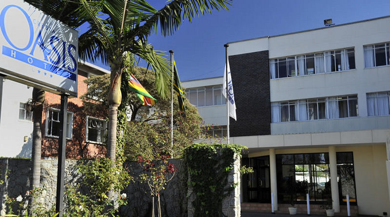Cresta Oasis Hotel Harare Exterior photo