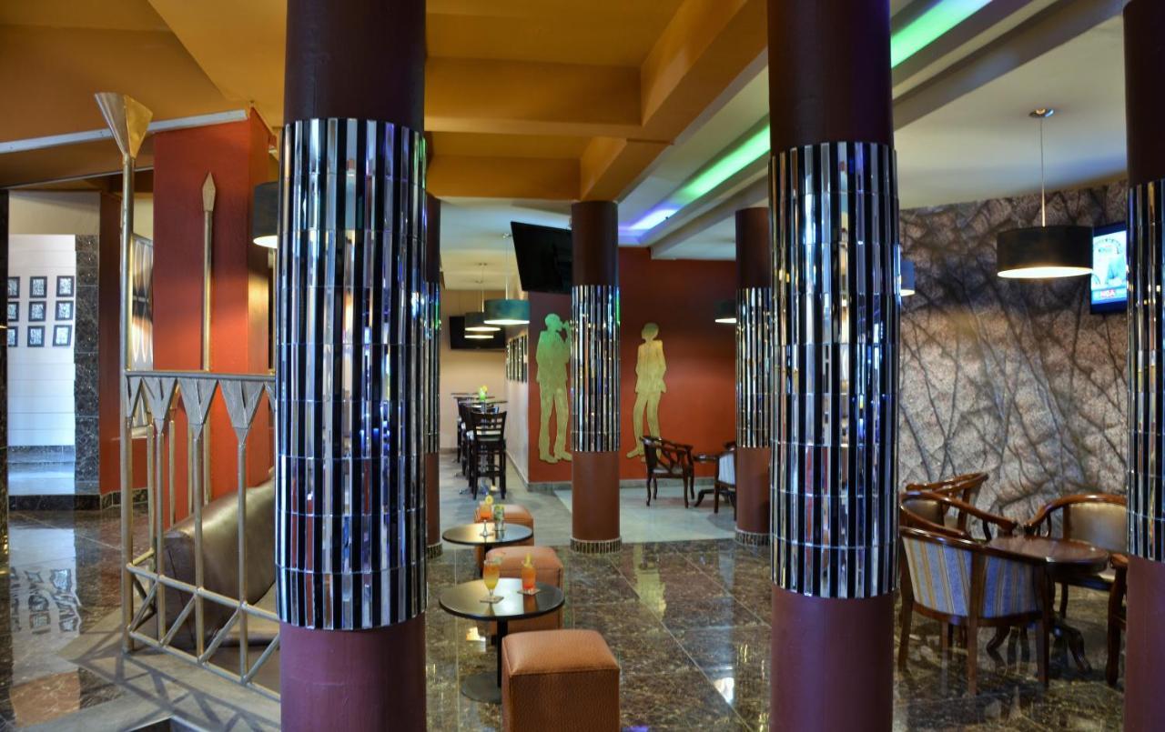 Cresta Oasis Hotel Harare Exterior photo