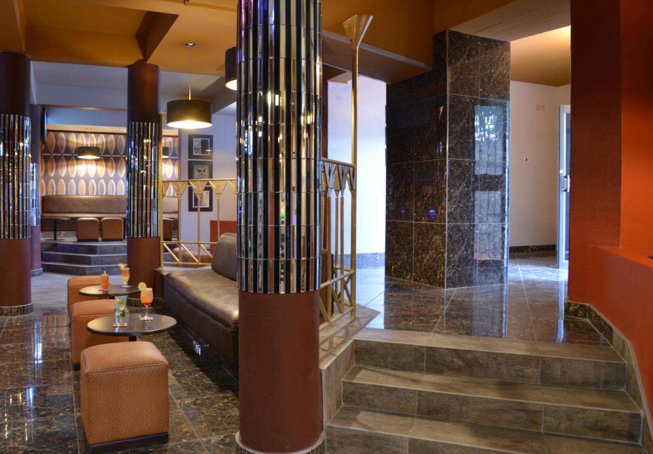 Cresta Oasis Hotel Harare Exterior photo