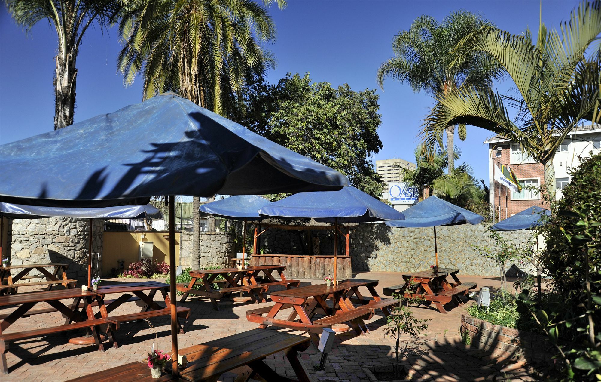 Cresta Oasis Hotel Harare Exterior photo