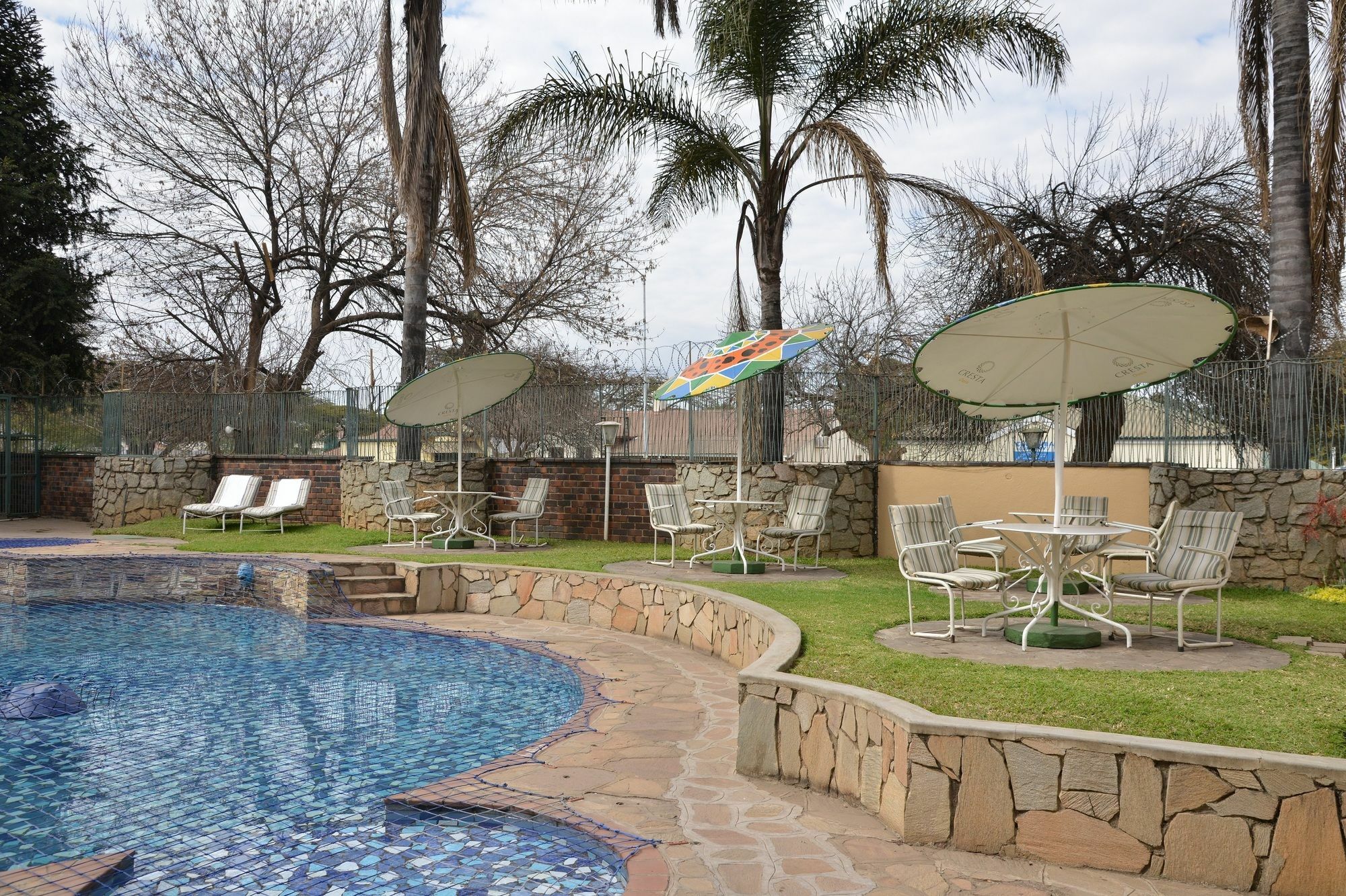 Cresta Oasis Hotel Harare Exterior photo